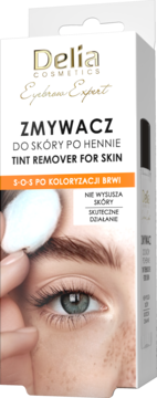 Delia Eyebrow Expert Zmywacz do skóry po hennie w białym pudełku. Widok z przodu, kobieta usuwająca tint z brwi wacikiem.