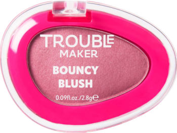 Róż Trouble Maker Bouncy Blush, kremowy, Baseline Rose, w owalnym, różowym opakowaniu z przezroczystym wieczkiem.