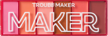 Paleta kremowych różów Trouble Maker, 6 rozświetlających odcieni, z napisem "MAKER" na tle kolorowych pól.