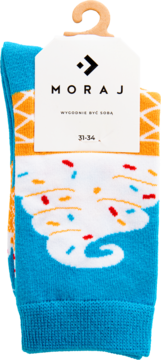 Niebieskie SKARPETY DZIECIĘCE MORAJ z białym wzorem chmurki z kolorową posypką, rozmiar 31-34, na wieszaku.