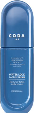 Coda Lab Water Lock Capsule Cream, niebieskie opakowanie w kształcie kapsułki, widok z przodu, białe napisy.