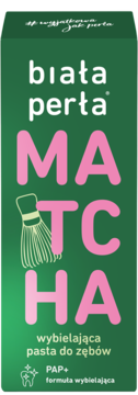 Biała Perła MATCHA wybielająca pasta do zębów, zielone opakowanie z różowym napisem i miotełką matcha, widok z przodu.
