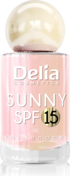 Lakier do paznokci Delia Cosmetics Sunny SPF 15 w jasnoróżowym odcieniu, butelka z perłową nakrętką, widok z przodu.