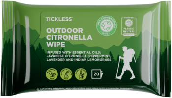 Zielona paczka chusteczek TICKLESS OUTDOOR CITRONELLA WIPE, widok z przodu, z sylwetką gór i turysty.
