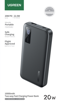 Ciemnoszary power bank UGREEN 10000mAh 20W z cyfrowym wyświetlaczem, widoczny na opakowaniu.
