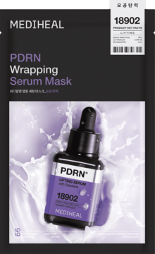 Opakowanie maski MEDIHEAL PDRN Wrapping Serum Mask z fioletowym serum PDRN w butelce wśród białych kropli.