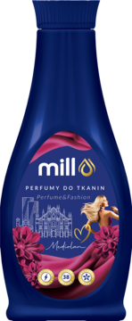 Niebieska butelka Mill Perfumy do tkanin Mediolan z etykietą przedstawiającą miasto, kobietę i różowe kwiaty.