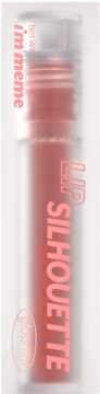 Tint I'm Meme Lip Silhouette Gloss Tint Maximal Red, w przezroczystej tubce z białym wieczkiem, z pionowymi napisami. Widok z przodu.