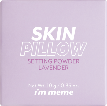 Fioletowe opakowanie pudru I'm meme Skin Pillow Setting Powder Lavender 10g, widok z przodu.