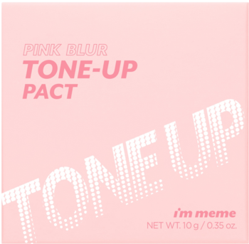 Jasnoróżowy puder I'm Meme Pink Blur Tone-Up Pact, kwadratowe opakowanie z dużym, kropkowanym napisem TONE-UP.