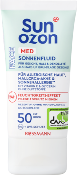 Biała tubka Sun Ozon MED Sonnenfluid SPF 50 do twarzy, z niebieskim napisem i czerwonym logo Rossmann.