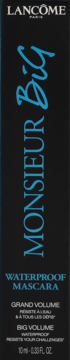 Czarny kartonik maskary Lancôme Monsieur Big Waterproof z pionowym, niebieskim napisem, widok z przodu.