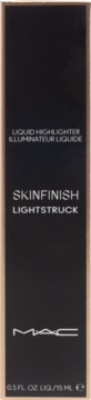 MAC SKINFINISH LIGHTSTRUCK, płynny rozświetlacz. Czarne, pionowe opakowanie z srebrnym tekstem, widok z przodu, 15ml.