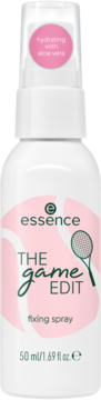 Essence THE game EDIT fixing spray z aloesem, biała butelka 50ml, widok z przodu, różowe detale, rakieta tenisowa.