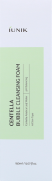 iUNIK Centella Bubble Cleansing Foam 150ml w biało-zielonym opakowaniu, widok z przodu.