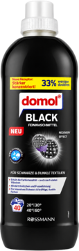 Ciemna butelka Domol Black Feinwaschmittel do czarnych tkanin, z białym napisem, 33% skoncentrowany, widok z przodu.