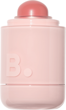 Jasnoróżowy róż do policzków w sztyfcie B. z kremowym wykończeniem, z logo B., widok z przodu.