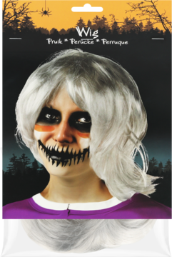 Srebrna, falowana peruka na Halloween w opakowaniu z grafiką strasznego lasu i modelem z makijażem, widok frontalny.
