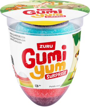 Gumi Yum Surprise Zwierzątka 26g, kubek z niebiesko-czerwonymi żelkami i figurką niespodzianką, widok z przodu.