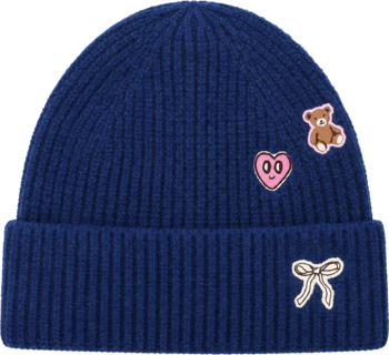 Granatowa czapka beanie, prążkowana dzianina, z naszywkami: brązowy miś, różowe serce "00", biała kokarda.