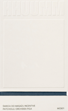 Białe opakowanie świecy do masażu HHUUMM incentive z wytłoczonym logo, zapach: paczula, orchidea i figa.