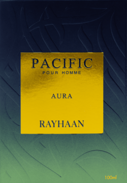 Opakowanie wody perfumowanej Rayhaan Pacific Aura dla mężczyzn, złoty panel na granatowo-zielonym tle, widok z przodu.