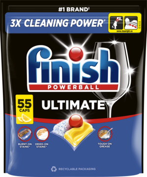 Czarne opakowanie Finish Powerball Ultimate, 55 kapsułek do zmywarki, z 3x mocą czyszczenia i kieliszkiem.