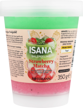 ISANA Salzpeeling Strawberry Matcha, dwukolorowy kubek: zielona góra, różowy dół, z truskawkami, widok frontalny.