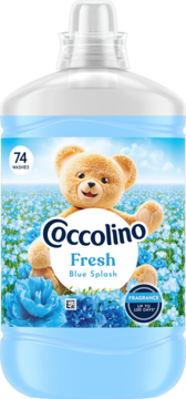 Coccolino Fresh Blue Splash płyn do tkanin w jasnoniebieskiej butelce z misiem na etykiecie, 74 prania.