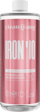 Różowa butelka Clean@ang IRON'IQ, demineralizowana woda do żelazka, zapach Blossom Sky, widok z przodu.