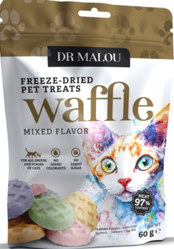 Torebka Dr Malou liofilizowanych wafli dla kota, mix smaków, z kolorowymi przysmakami i akwarelowym kotem.