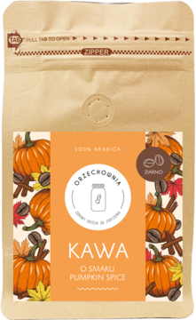 Kawa Orzechownia Pumpkin Spice w ziarnach, brązowa torebka z dyniami i jesiennymi liśćmi, widok z przodu.