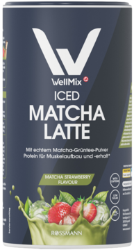 Cylindryczny napój WellMix Iced Matcha Latte Protein o smaku truskawkowym, ciemnoniebieska puszka, widok z przodu.