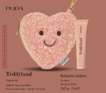 PUPA Tedddyland: różowa, puszysta kosmetyczka serce z uśmiechem i balsam do ust ryż i cukier, widok z przodu.