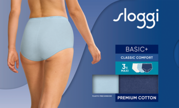 Sloggi Basic+ Maxi Premium Cotton, widok na kobietę w błękitnych majtkach. Obok opakowanie 3-paku bielizny.