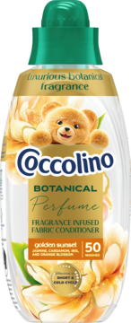 Coccolino Botanical Perfume Golden Sunset płyn do płukania 50 prań, butelka z zieloną nakrętką i misiem.