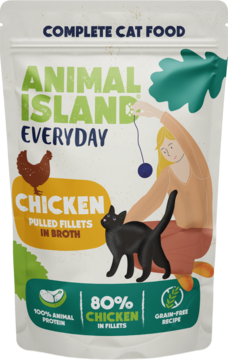 Biała saszetka karmy dla kota Animal Island Everyday: kurczak w rosole, bezzbożowa, z rysunkiem kota i kury.
