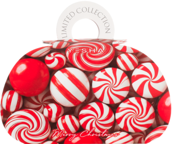 Opakowanie Yesha Limited Collection w kształcie świątecznej bombki, wypełnione czerwono-białymi cukierkami. Merry Christmas.