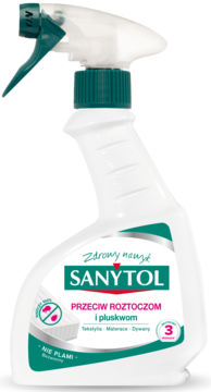 Ergonomiczny spray SANYTOL na roztocza i pluskwy, biała butelka z zieloną etykietą i aplikatorem, widok z przodu.