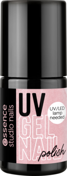 Czarne opakowanie lakieru essence studio nails UV GEL NAIL polish, różowa etykieta z napisem UV/LED lamp needed, widok z przodu.
