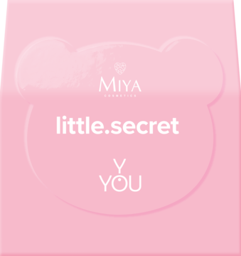 MIYA Y.YOU little.secret, różowe, matowe opakowanie kosmetyku w kształcie misia, widok z góry pod kątem.