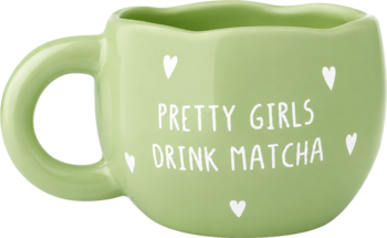 Eloy Kubek pretty girls zielony. Jasnozielony, zaokrąglony kubek z uchwytem i napisem 'PRETTY GIRLS DRINK MATCHA' z sercami.