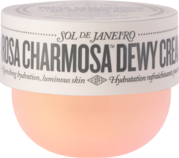 Biały słoik Sol de Janeiro Rosa Charmosa Dewy Cream do ciała dla świetlistej skóry, widok z góry pod kątem.