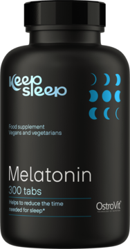 OstroVit Keep Sleep Melatonina 300 tabs w czarnej butelce z niebieskimi fazami księżyca, widok z przodu.