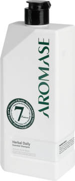 Biała, geometryczna butelka szamponu AROMASE Herbal Daily Essential Shampoo z czarną pompką, widok z przodu pod kątem.