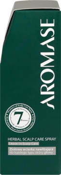 Ciemnozielone opakowanie AROMASE Herbal Scalp Care Spray Leave-In, widok z przodu pod kątem, na czarnym tle.