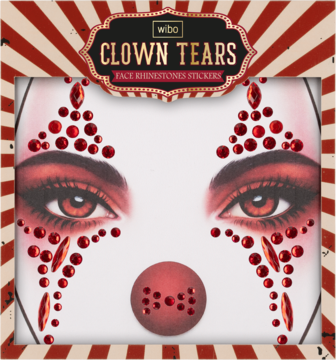 Zestaw naklejek Clown Tears z czerwonymi kryształkami do twarzy; widać je na modelce z makijażem. Opakowanie w paski.