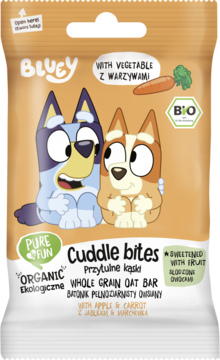 Front opakowania organicznego batonika owsianego Bluey Cuddle Bites z jabłkiem i marchewką, z postaciami z bajki.