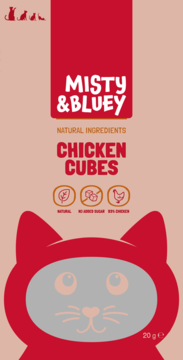 Misty & Bluey Chicken Cubes, przysmak dla kota. Beżowe opakowanie z czerwoną głową kota, front, opis '93% kurczaka'.