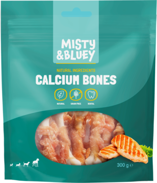 Zielona saszetka Misty & Bluey Calcium Bones dla psa, widać bezzbożowe przysmaki na zęby z mięsa.